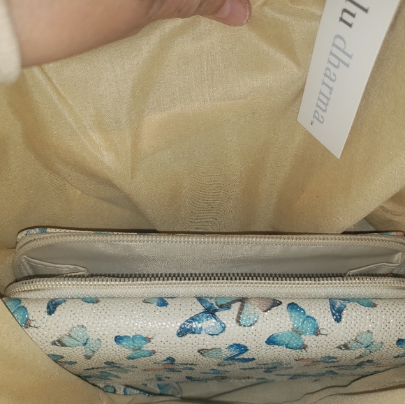 LuLu Dharma 1/2moon Weaved Top Handle Bag With Bonus Butterfly 🦋 WRISTLET NWT - Picture 8 of 8